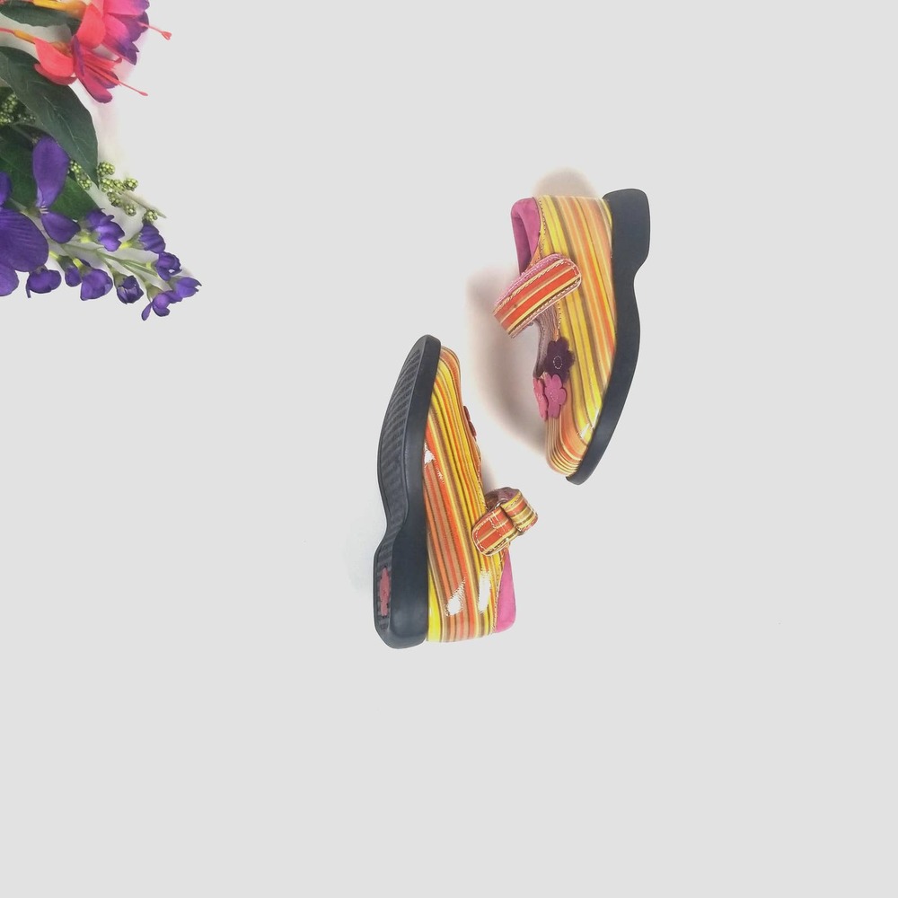 Aster Patent leather stripe Girls Maryjane shoes. Size EU 21